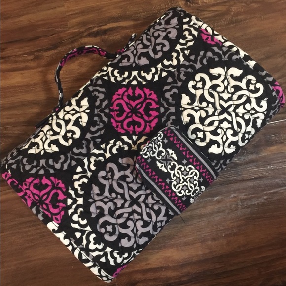 Vera Bradley on the go diaper changing pad - Picture 1 of 4